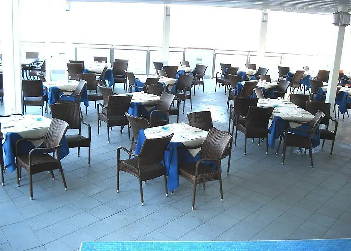 מלון Miramare Palace 4*