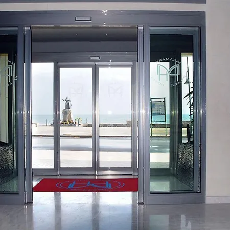 Miramare Palace 호텔 4*