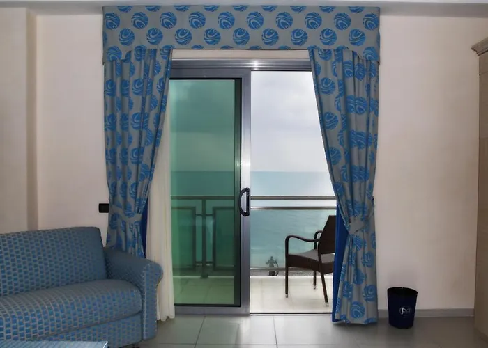 Miramare Palace מלון טרביסאצ'ה