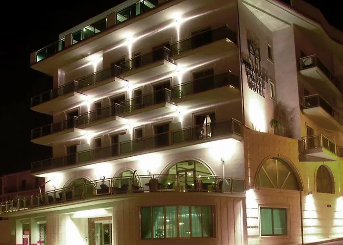 מלון Miramare Palace טרביסאצ'ה